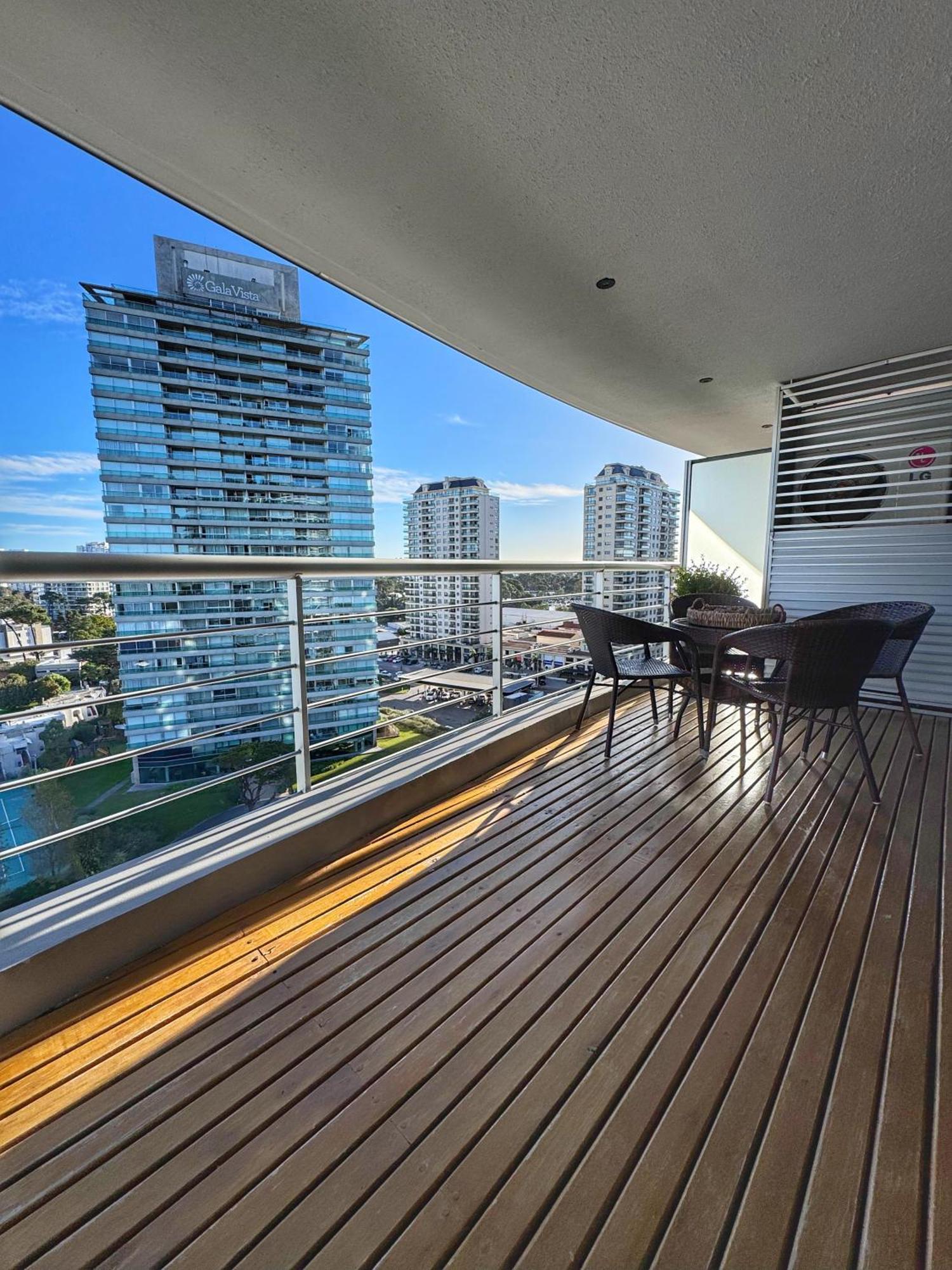 Apartamentos Torre Tressesenta Punta del Este Ruang foto