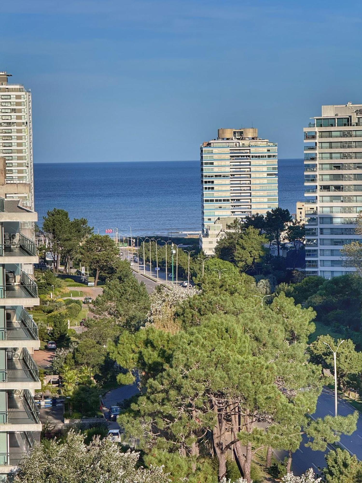 Apartamentos Torre Tressesenta Punta del Este Ruang foto
