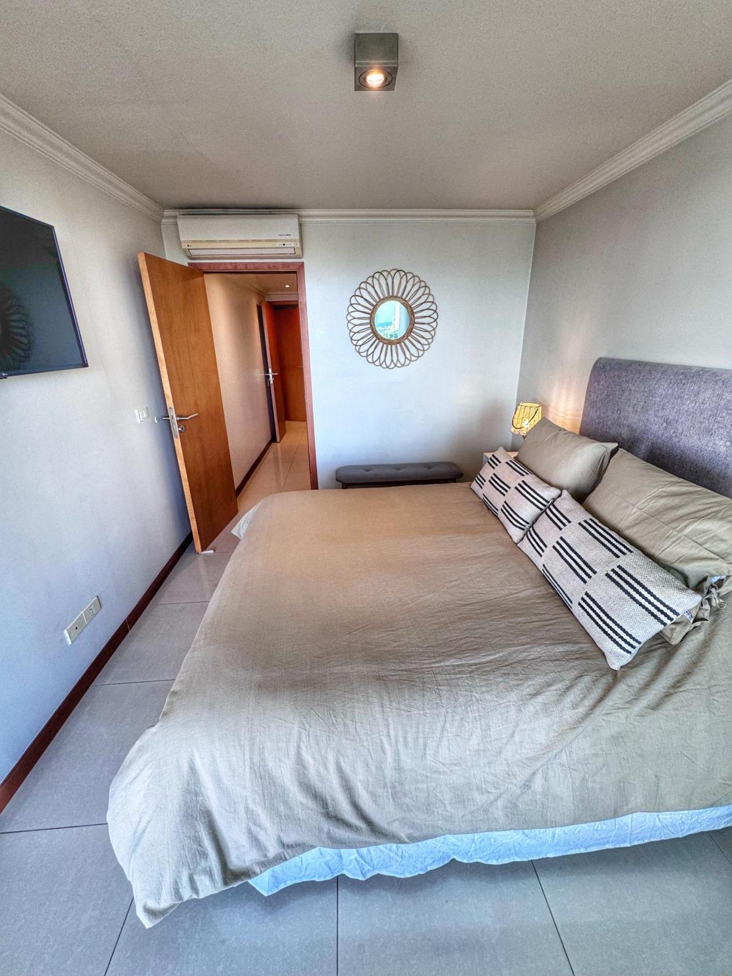 Apartamentos Torre Tressesenta Punta del Este Ruang foto