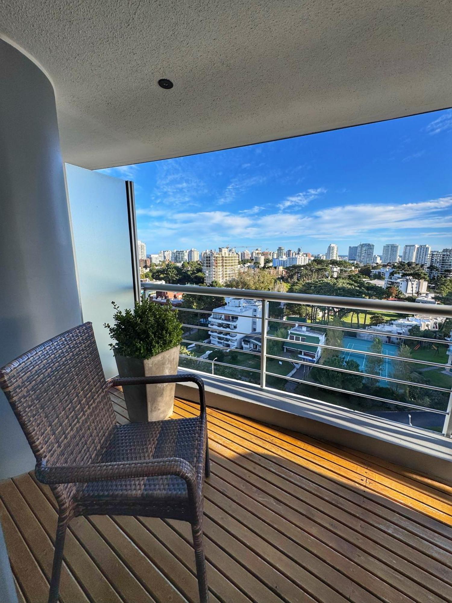 Apartamentos Torre Tressesenta Punta del Este Ruang foto