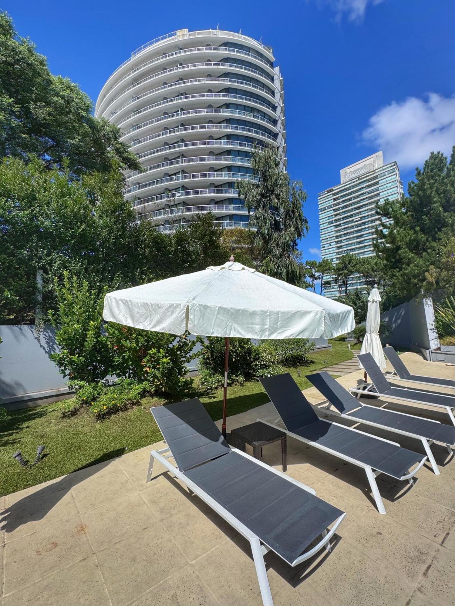 Apartamentos Torre Tressesenta Punta del Este Bagian luar foto